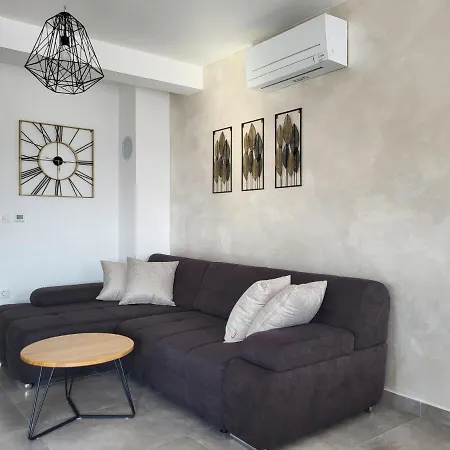 Malu Apartman Апартаменты Задар